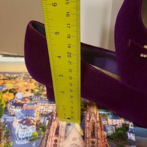 Annie  shoe - Picture 2 of 2